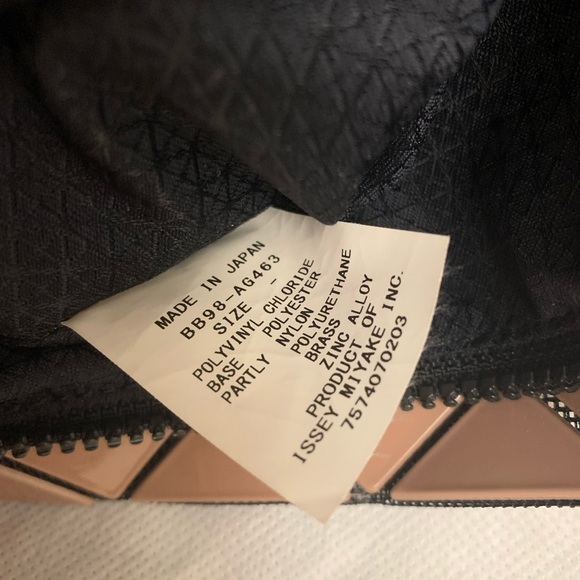 HP💯authentic almost new baobao issey Miyake Row Gloss Shoulder Bag pink beige - Picture 6 of 12